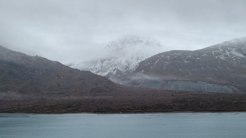 snowinginglacierbay2.jpg